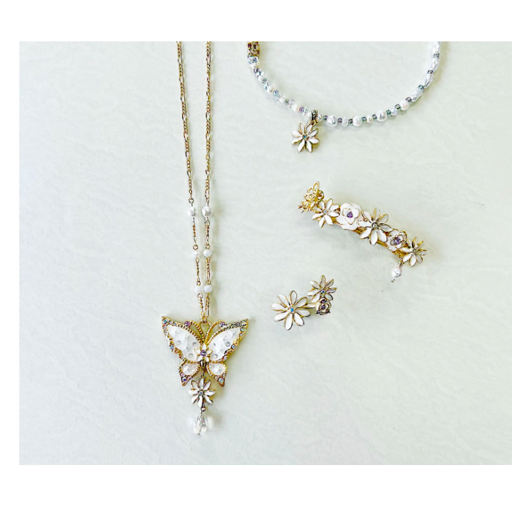 〈ANNA SUIアクセサリー〉新作‼︎南国の花ティアレ