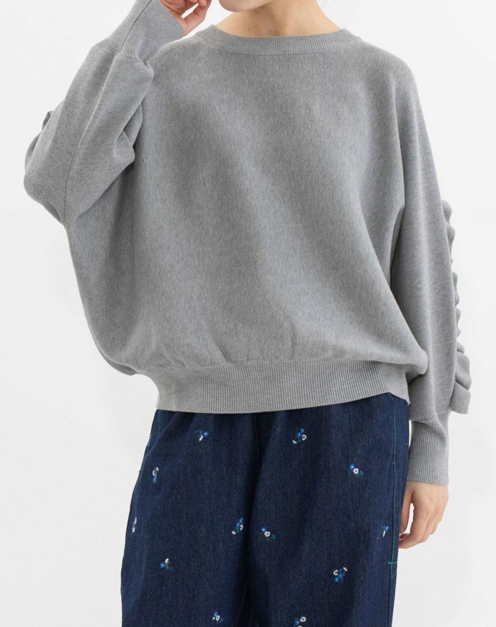 【6階ノップドゥノッド】ゆったりシルエット♪ドルマンフリルニット