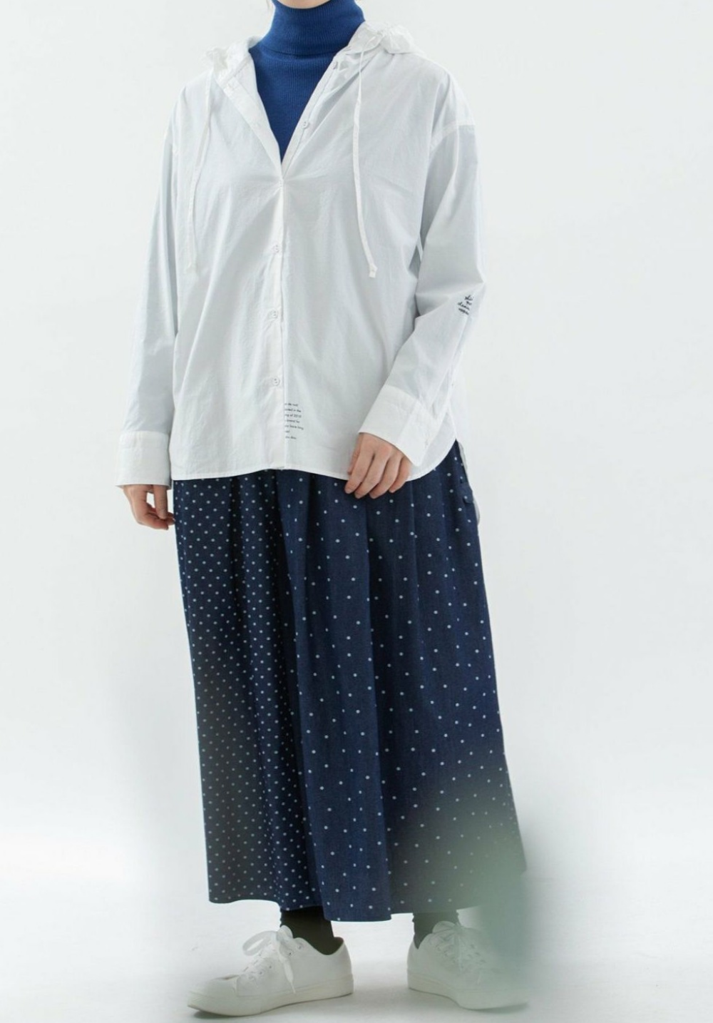 【6階ノップドゥノッド】コーデの幅が広がる♪フード付きシャツ