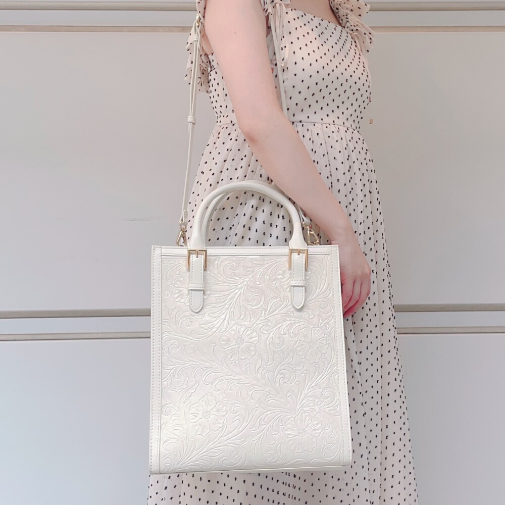 ハンドバッグ《 Square Tote 》