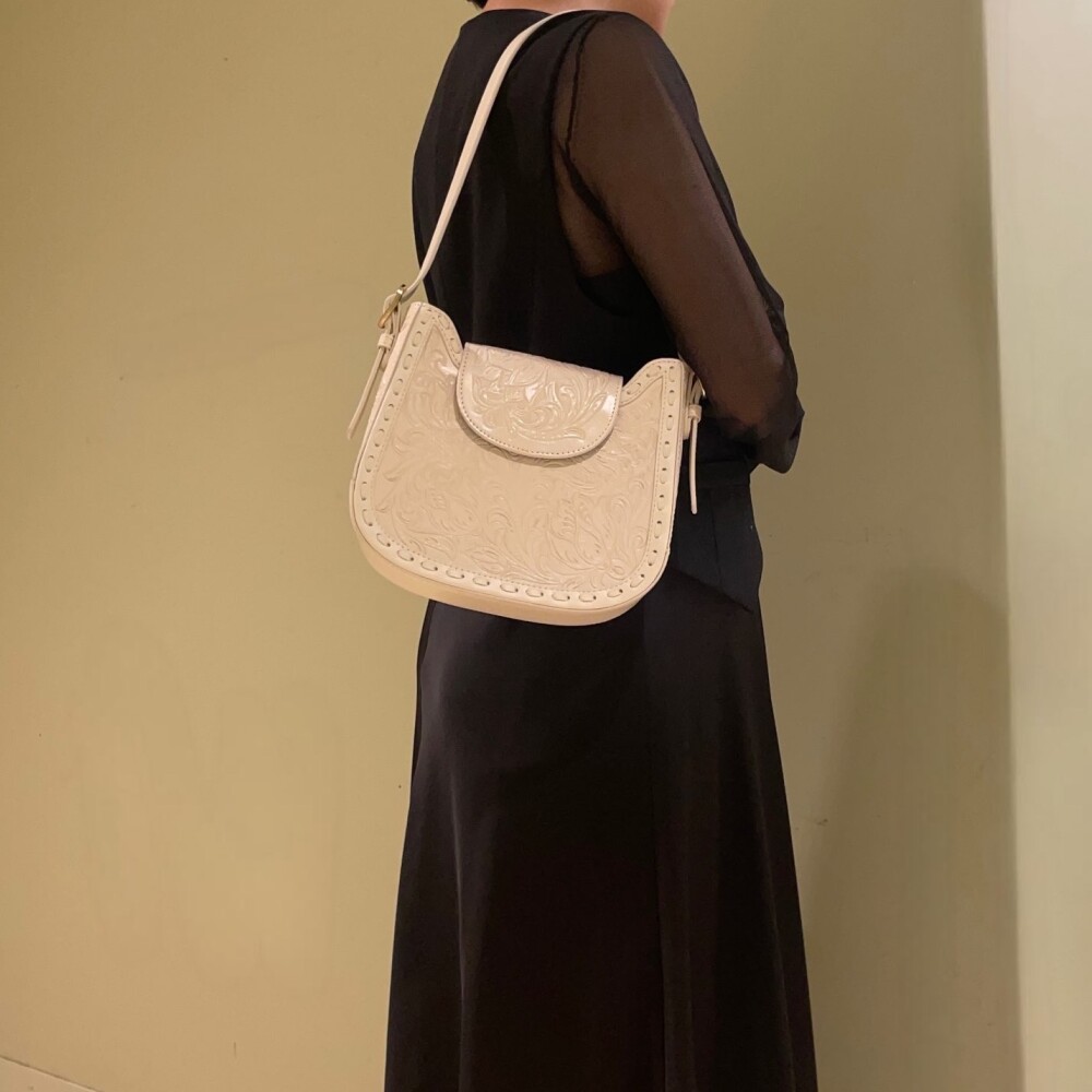 ショルダーバッグ《 Flap CurvyBag 》