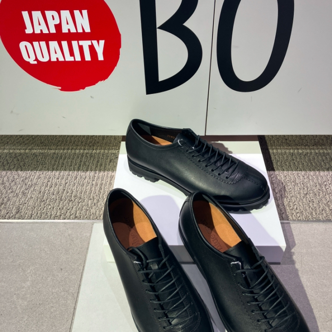 ブルーオーバー新作シューズ👟