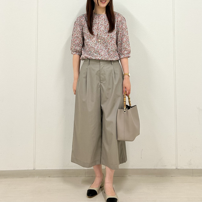 【6F J.PRESS LADIES】上品なリバティ柄ブラウス