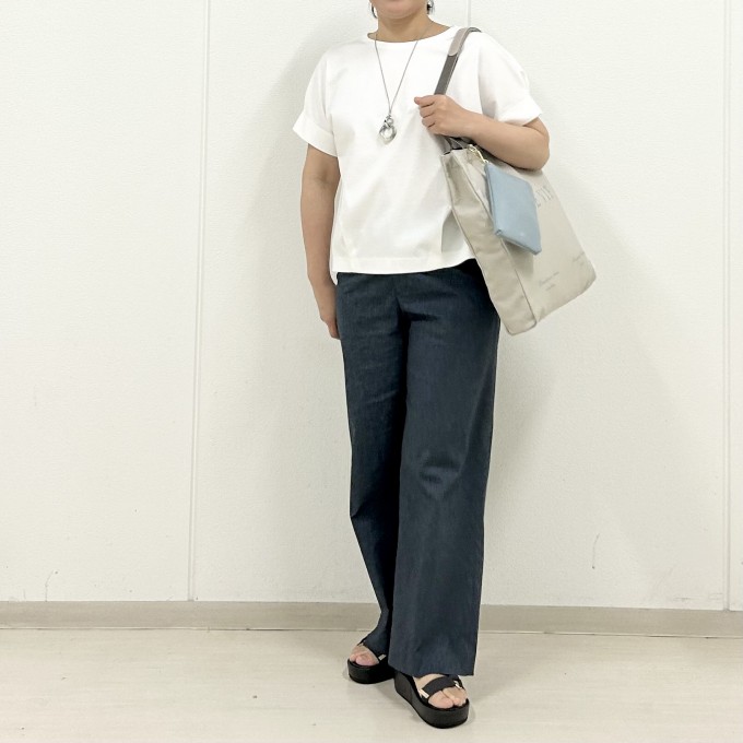 【6F J.PRESS LADIES】白色カットソーで夏のシンプルコーデ