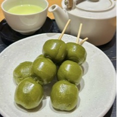 【永楽屋】季節限定　茶団子のご案内