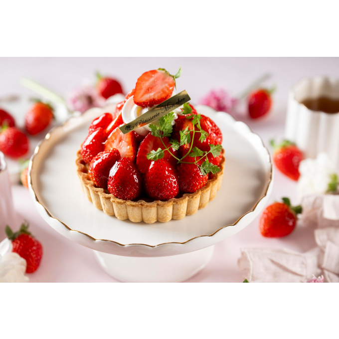 苺をふんだんに使ったぜいたくなタルト🍓