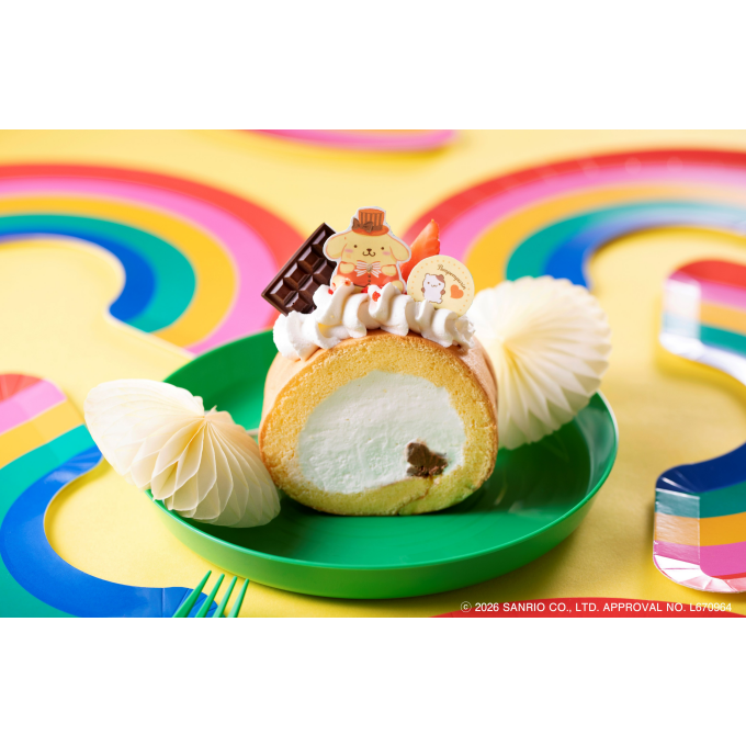 可愛くドレスアップ✨　ポムポムプリンのロールケーキ😋