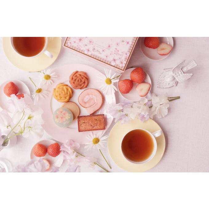 春はすぐそこ🌸　花芽くカラーの焼菓子ボックス✨