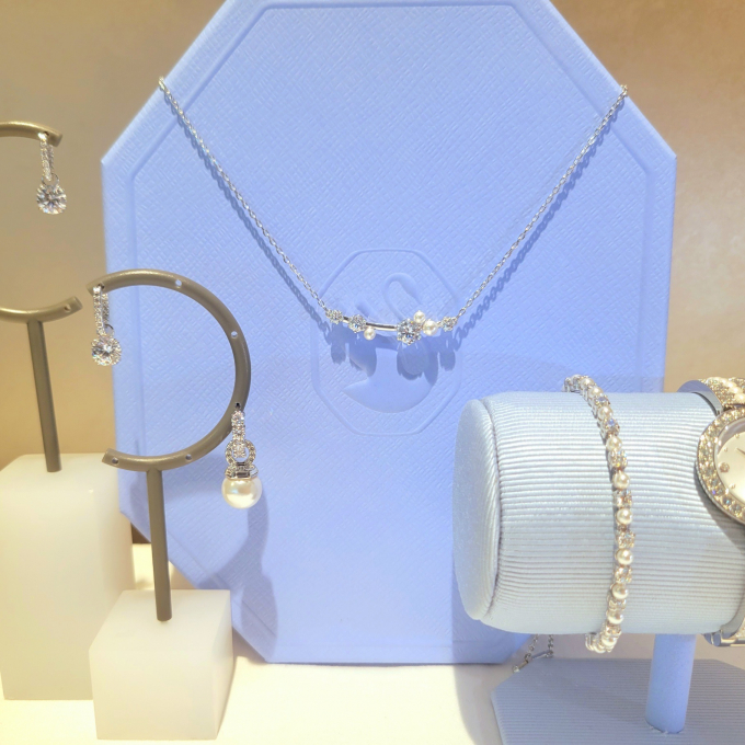 スワロフスキー | 大丸梅田店公式 SHOP BLOG