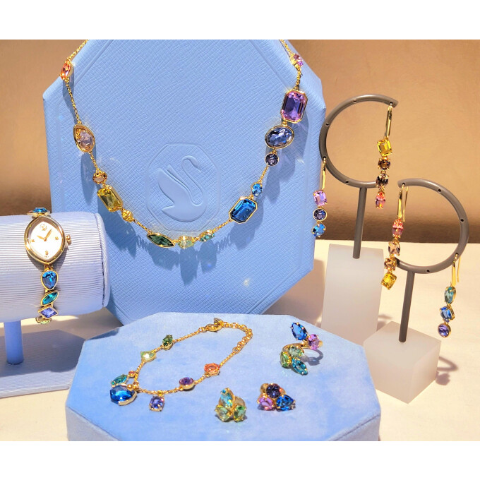 SWAROVSKI🌈遊び心溢れるカラフルジュエリー💎