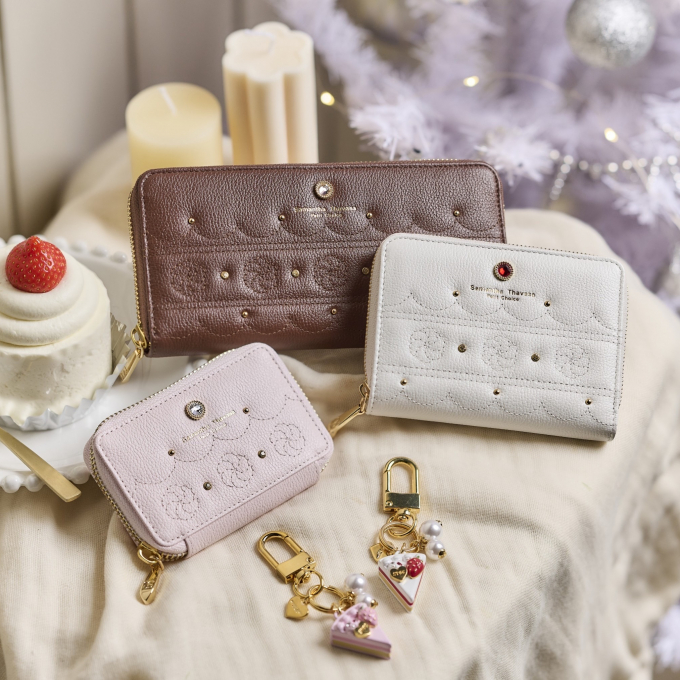 ❄️新作❄️【 ケーキキルト 折財布🍰】