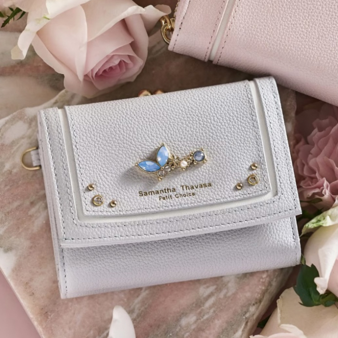 🦋新作🦋【バタフライビジュー 折財布】
