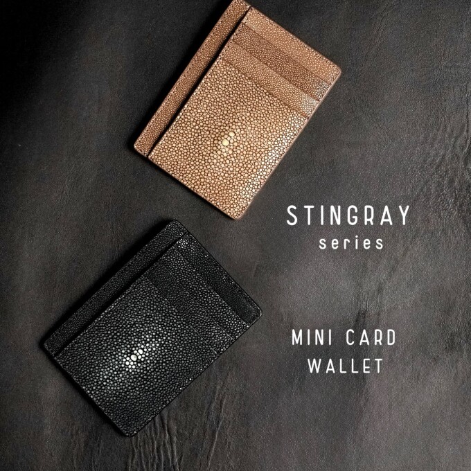 - カードも現金も。この薄さに全て入る。-