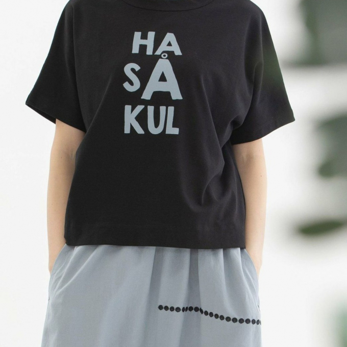 【６階ノップドゥノッド】良質なUSコットンのロゴプリントＴシャツ