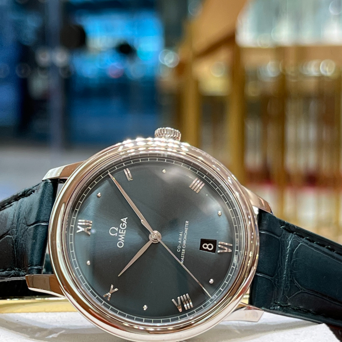 【オメガ】洒落た大人のメンズタイムピース