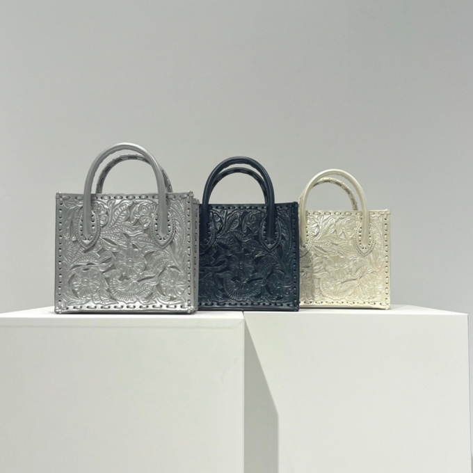 ショルダーバッグ《 SquareMiniBagMT 》