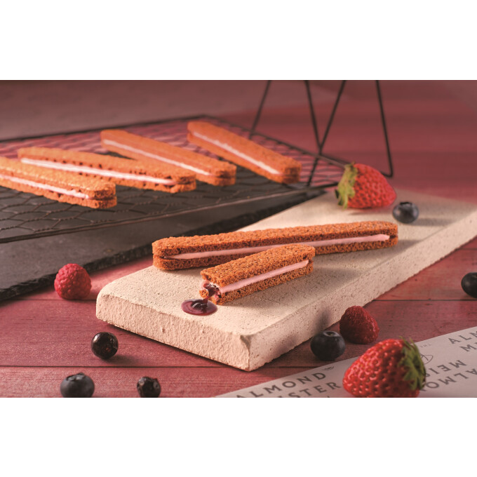 人気のアーモンドマイスタークワトロベリーが再登場🍓